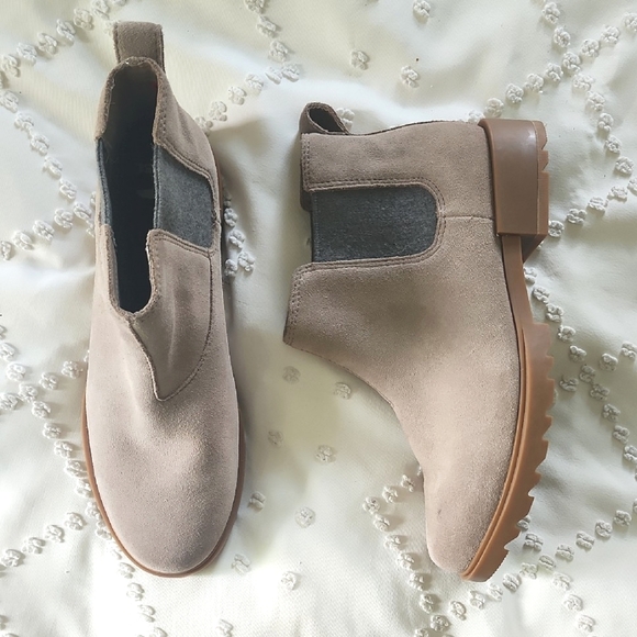 New SOREL Emelie II Chelsea Boots Size 8.5 Womens In Taupe - Picture 3 of 10